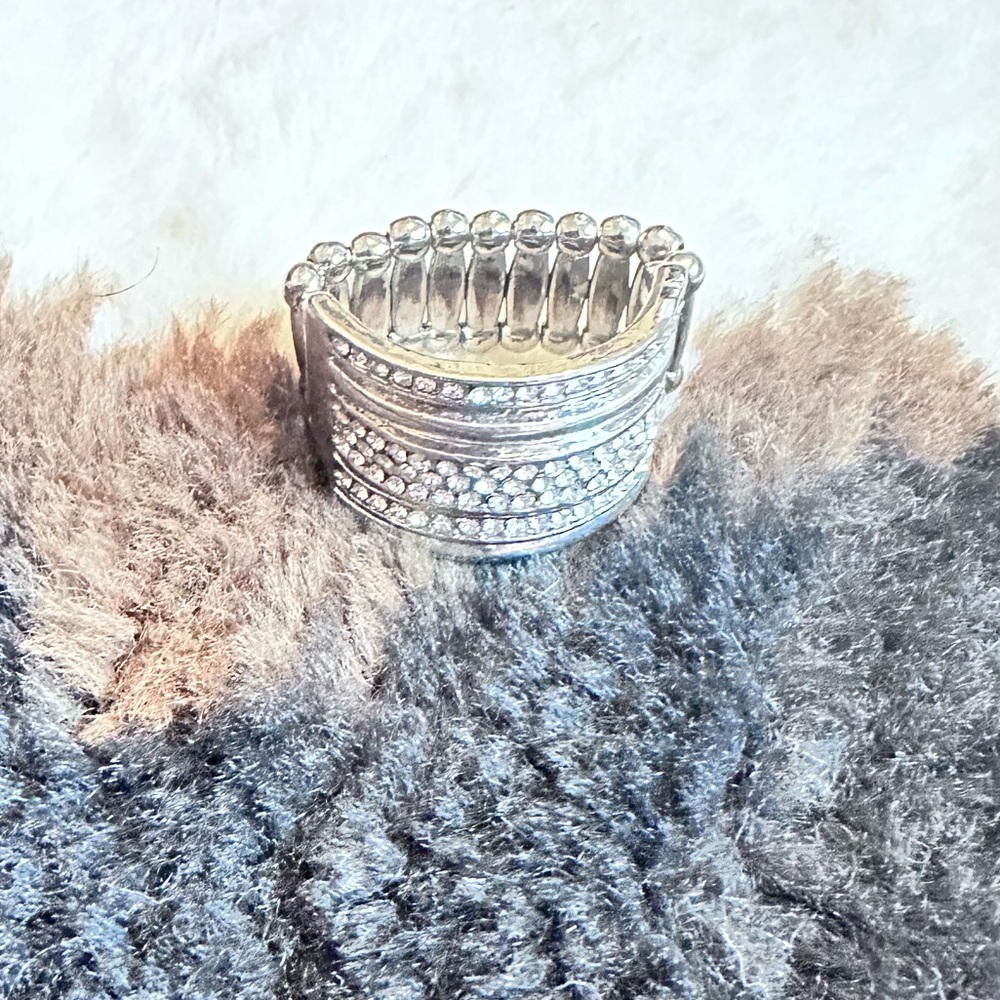 Elegant Silver Stretch Ring